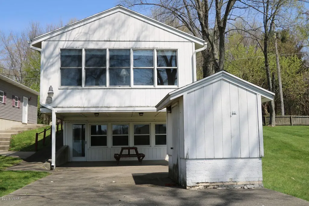 59388 41st Street Paw Paw Township MI 49079
