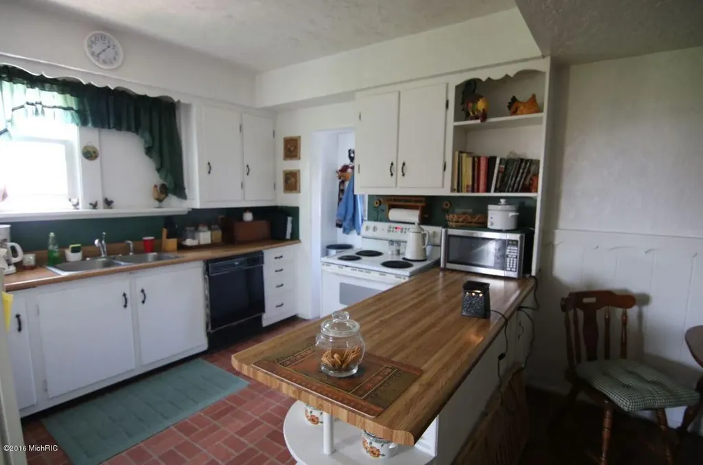 59388 41st Street Paw Paw Township MI 49079