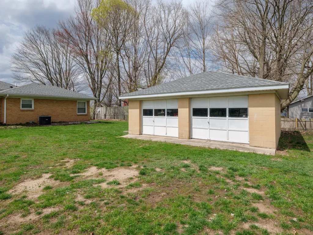 141 S Drake Road Kalamazoo City MI 49009