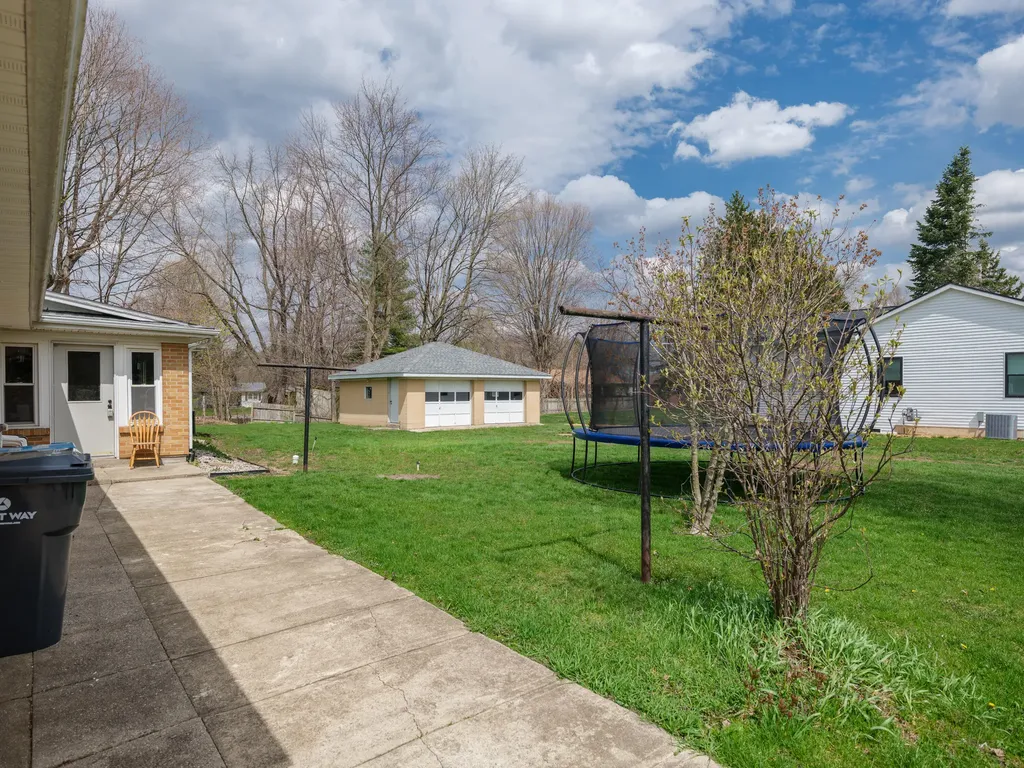141 S Drake Road Kalamazoo City MI 49009