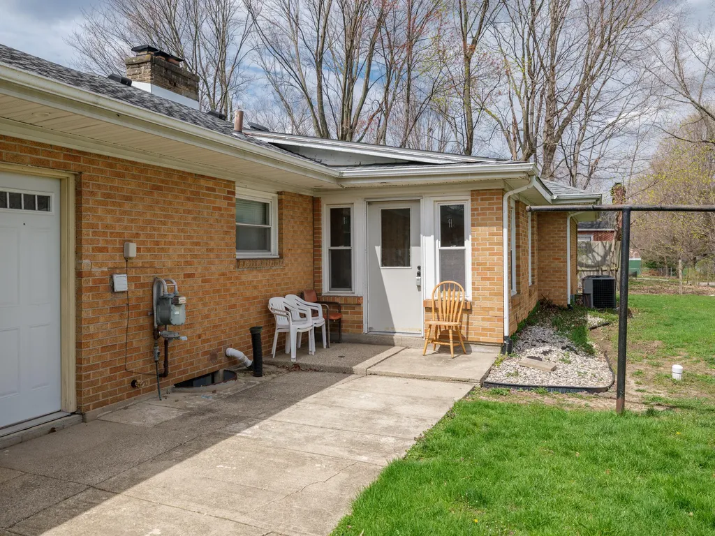 141 S Drake Road Kalamazoo City MI 49009