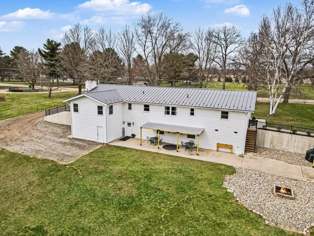 22381 N Angling Road Nottawa Township MI 49032