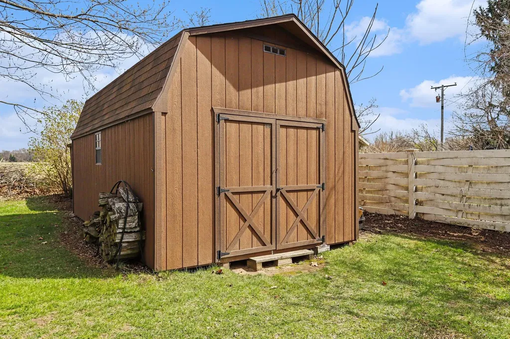 55019 N Fisher Lake Road Park Township MI 49093