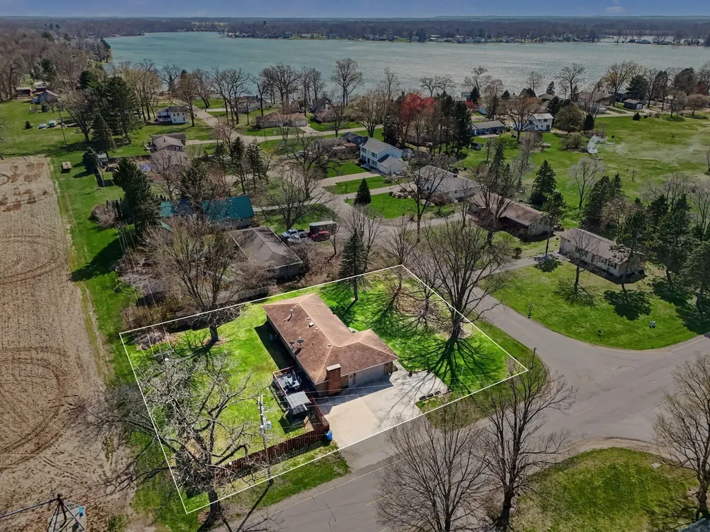 55019 N Fisher Lake Road Park Township MI 49093