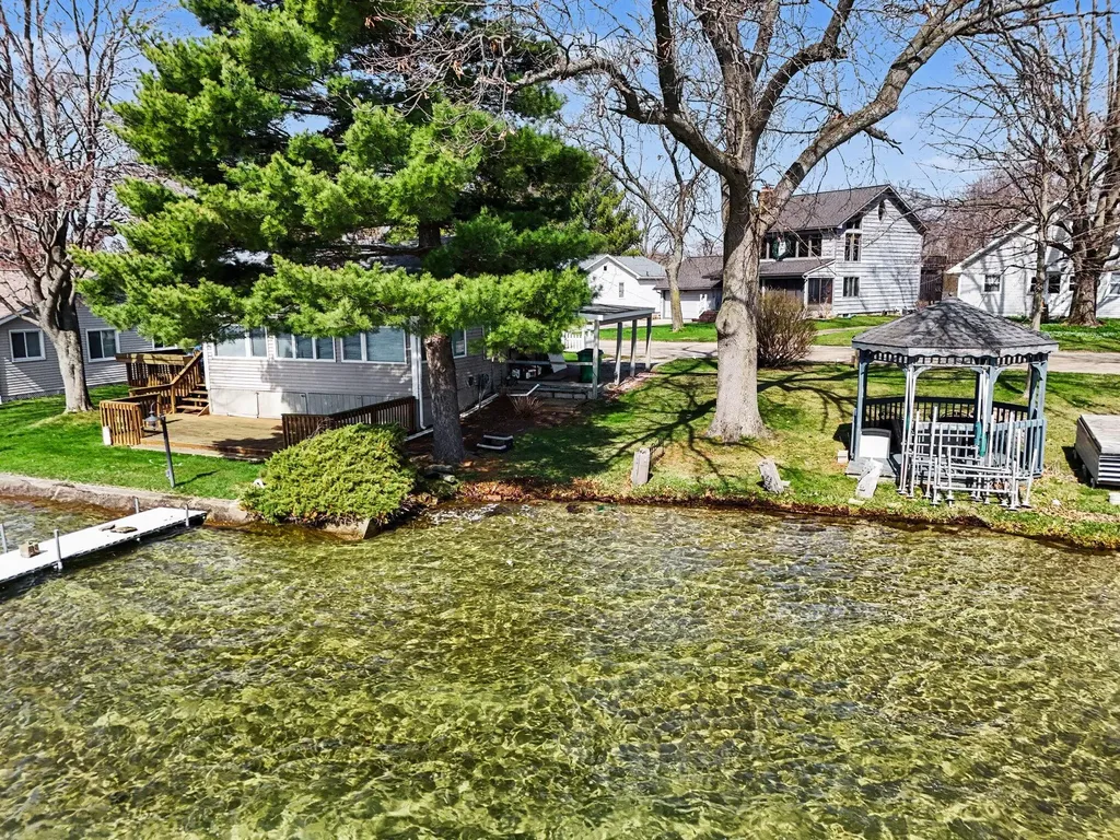 55019 N Fisher Lake Road Park Township MI 49093