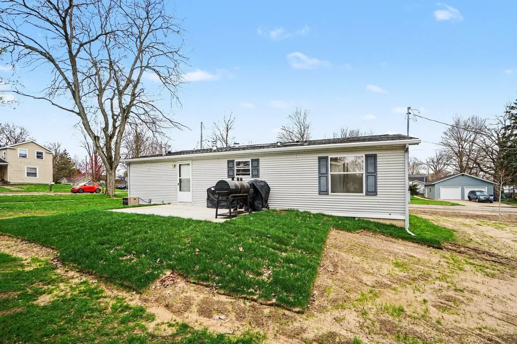 403 E 2nd Street Lawton Village MI 49065