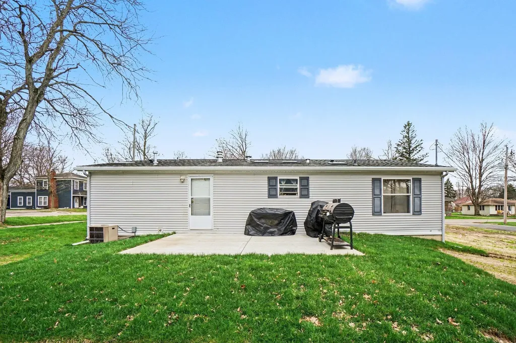 403 E 2nd Street Lawton Village MI 49065