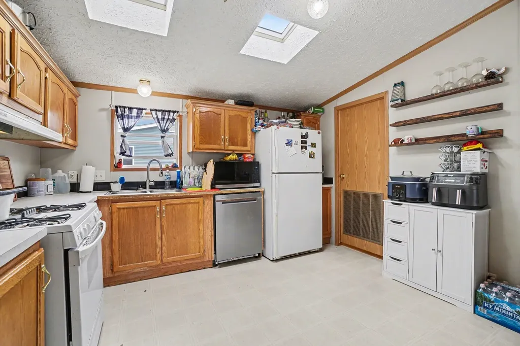 403 E 2nd Street Lawton Village MI 49065