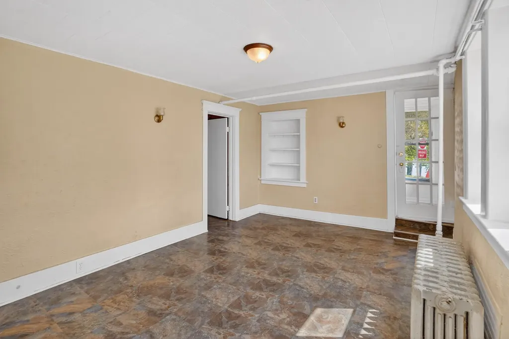 439 W Columbia Avenue Battle Creek City MI 49015