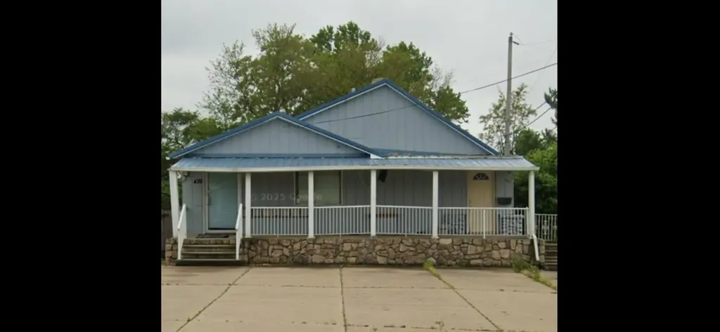 439 W Columbia Avenue Battle Creek City MI 49015