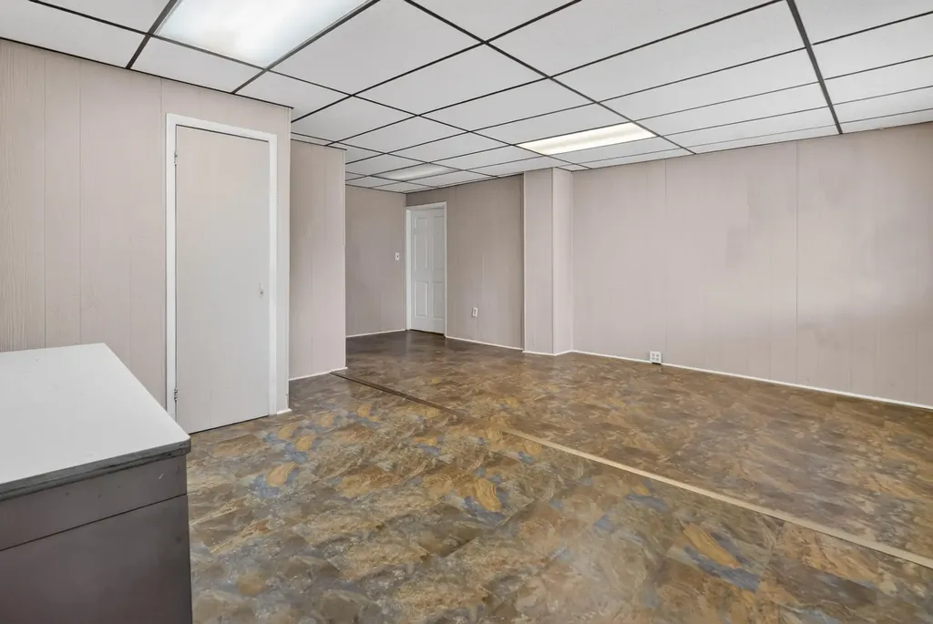 439 W Columbia Avenue Battle Creek City MI 49015