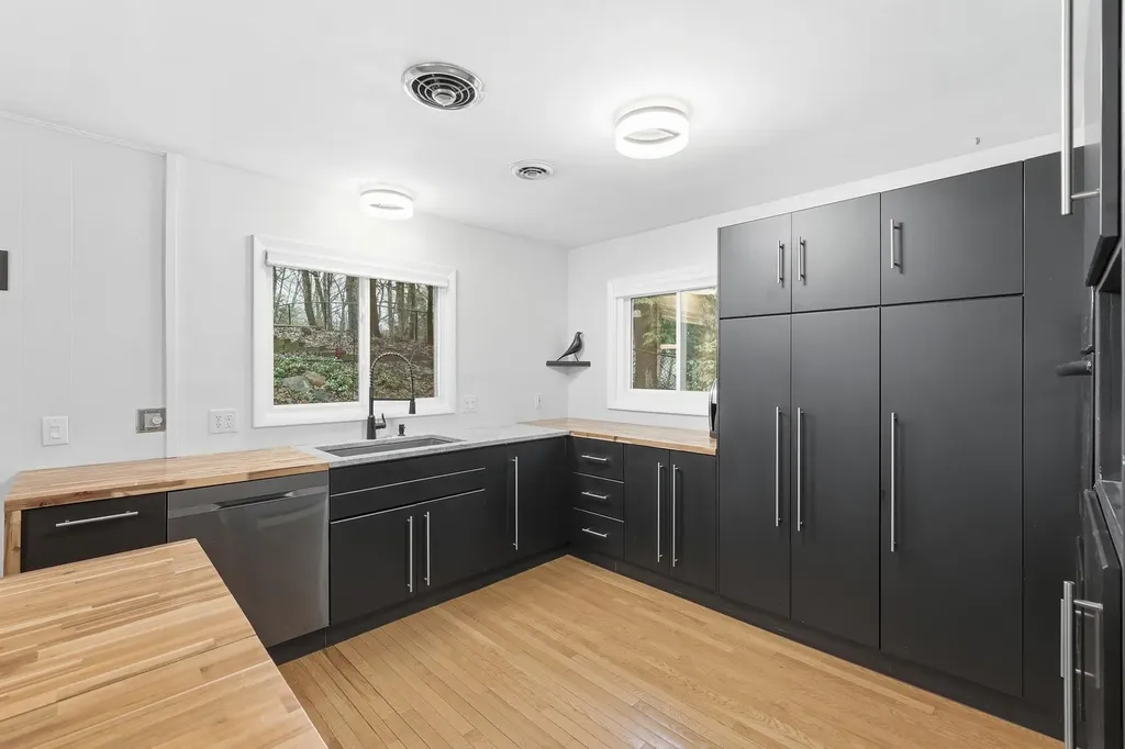 2146 Treehaven Drive Kalamazoo City MI 49008