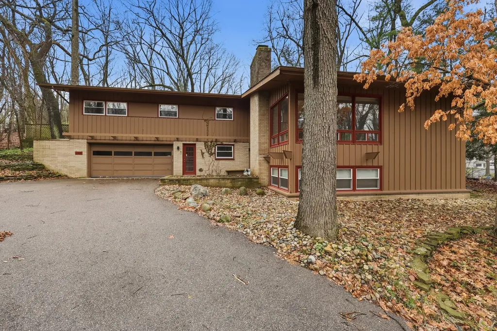 2146 Treehaven Drive Kalamazoo City MI 49008