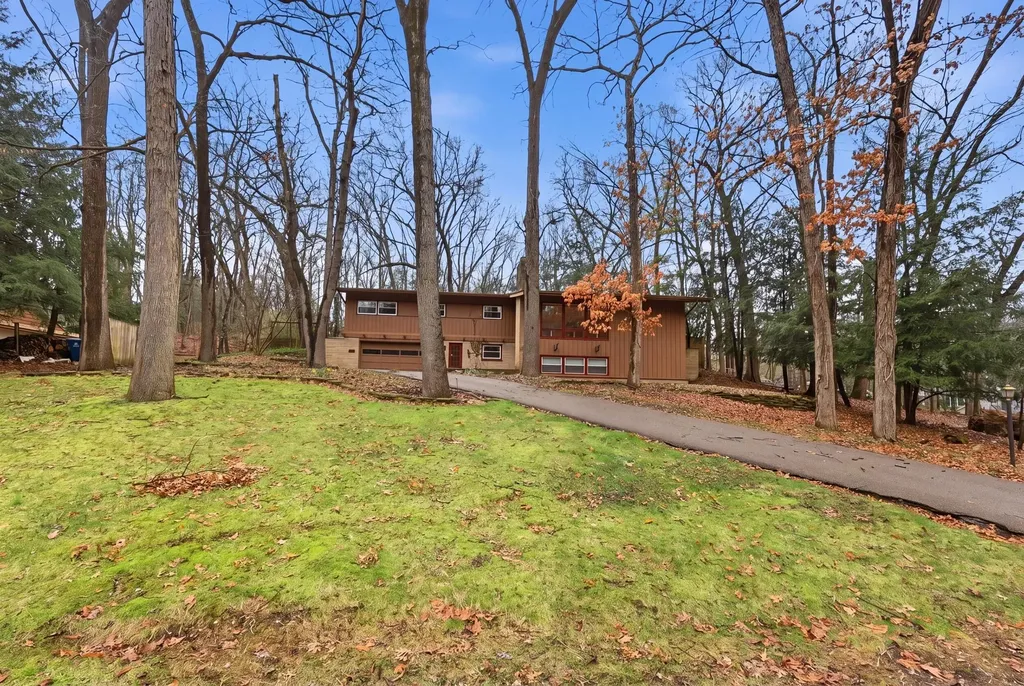 2146 Treehaven Drive Kalamazoo City MI 49008