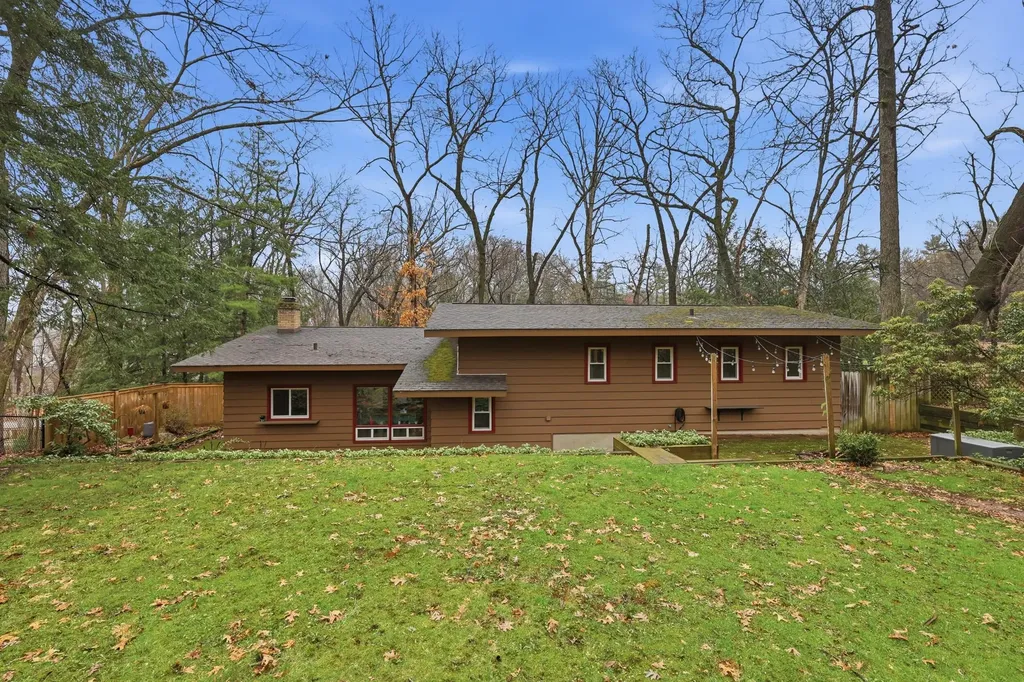 2146 Treehaven Drive Kalamazoo City MI 49008