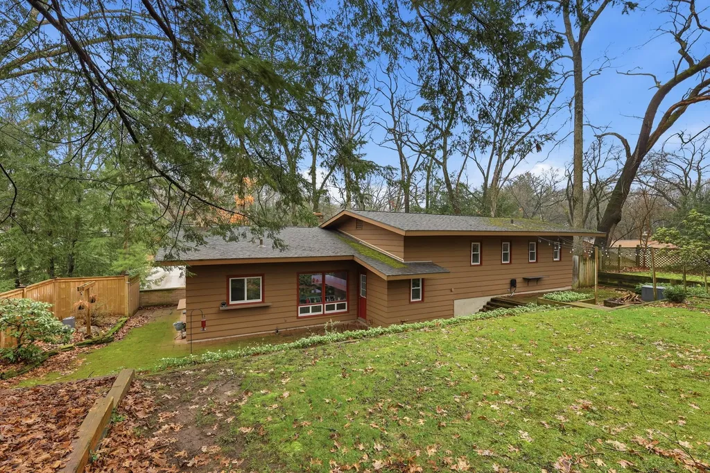 2146 Treehaven Drive Kalamazoo City MI 49008