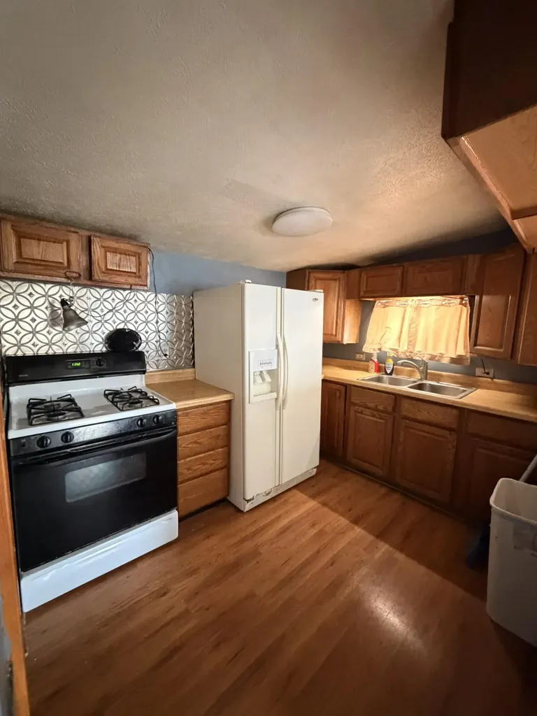 208 E Emerson Street Kalamazoo City MI 49001