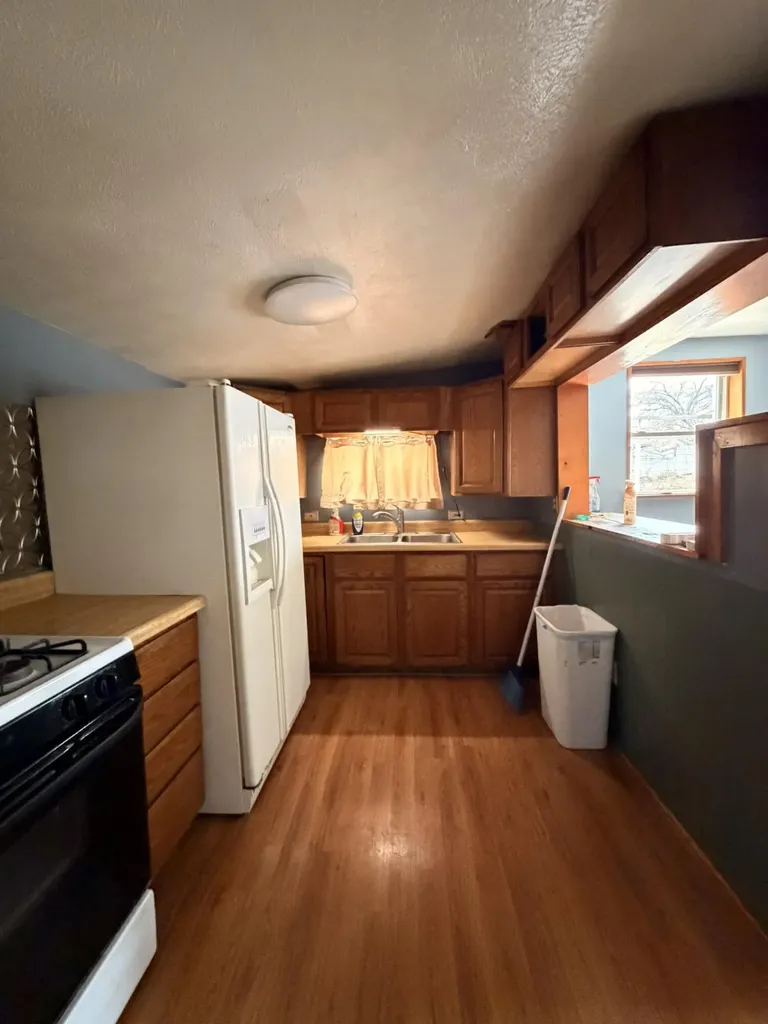 208 E Emerson Street Kalamazoo City MI 49001