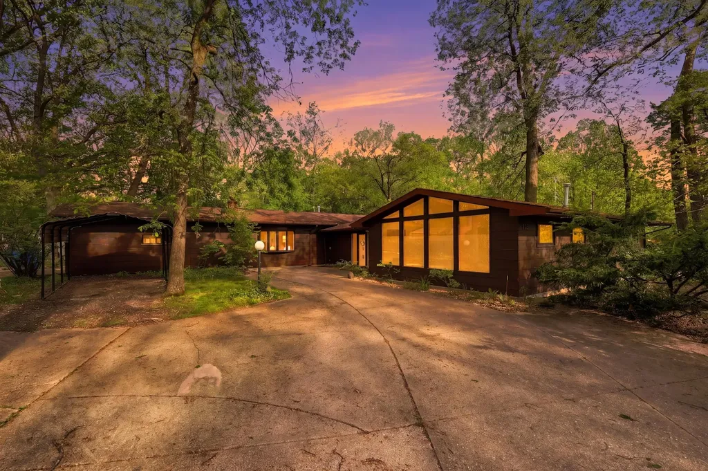 733 N Dartmouth Street Kalamazoo Charter Township MI 49006