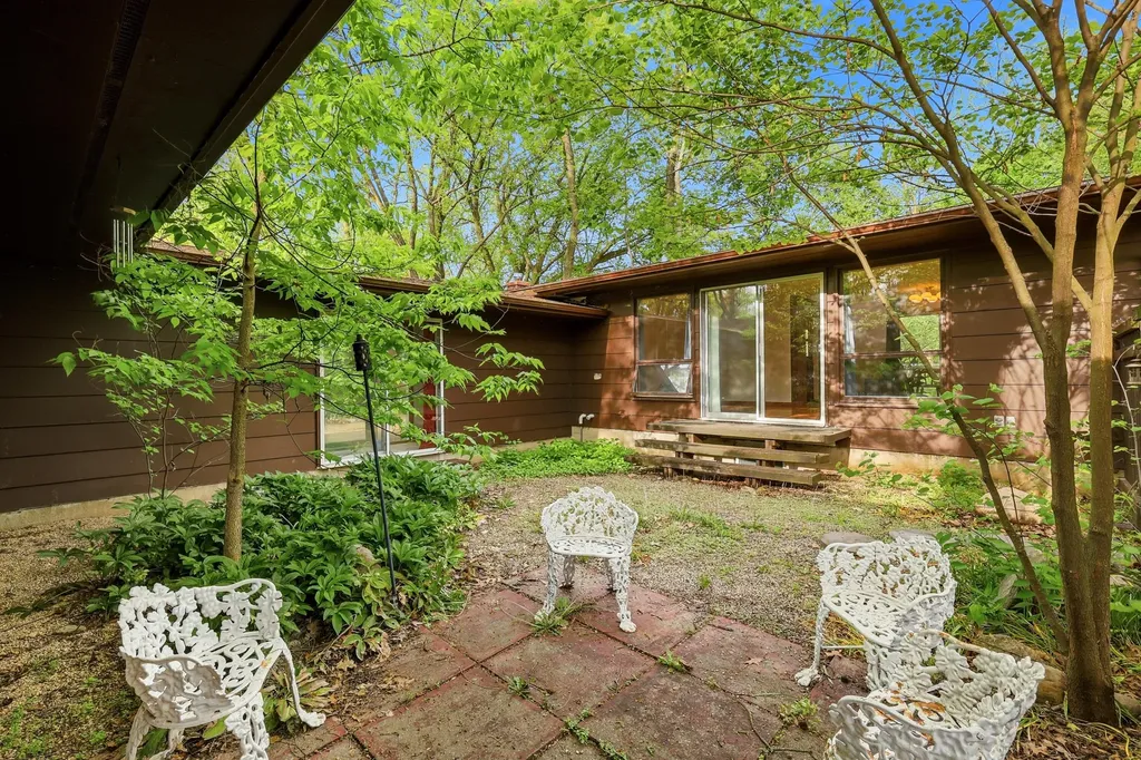 733 N Dartmouth Street Kalamazoo Charter Township MI 49006