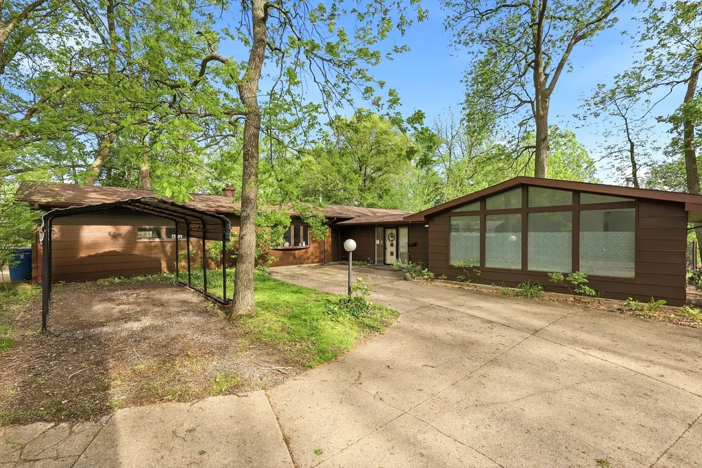 733 N Dartmouth Street Kalamazoo Charter Township MI 49006