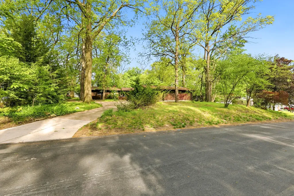 733 N Dartmouth Street Kalamazoo Charter Township MI 49006