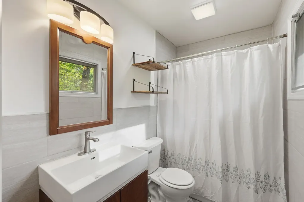 733 N Dartmouth Street Kalamazoo Charter Township MI 49006