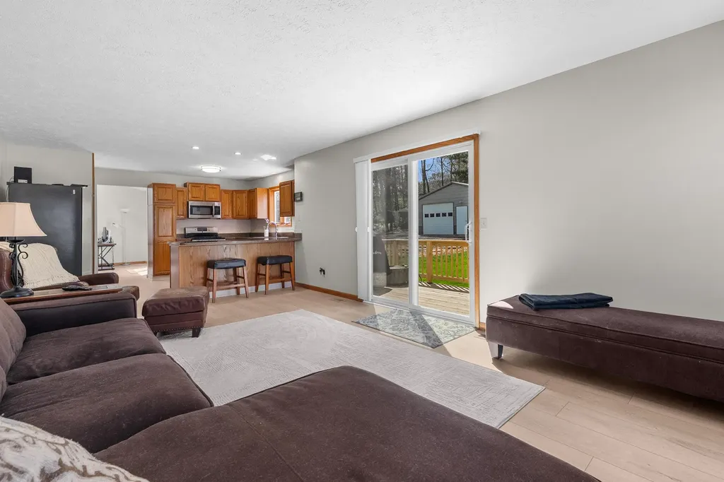 22115 Indian Hill Antwerp Township MI 49071