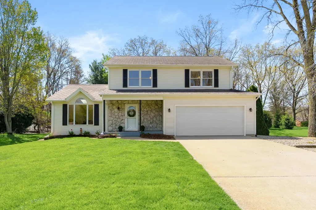 22115 Indian Hill Antwerp Township MI 49071