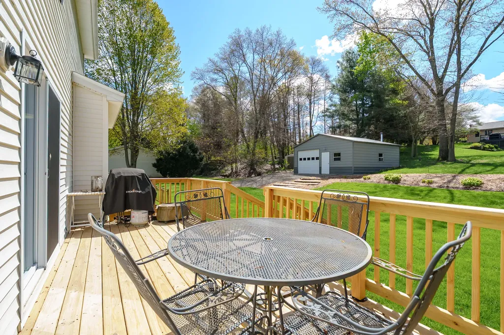 22115 Indian Hill Antwerp Township MI 49071