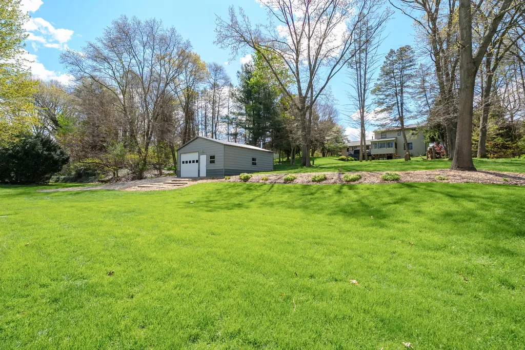 22115 Indian Hill Antwerp Township MI 49071