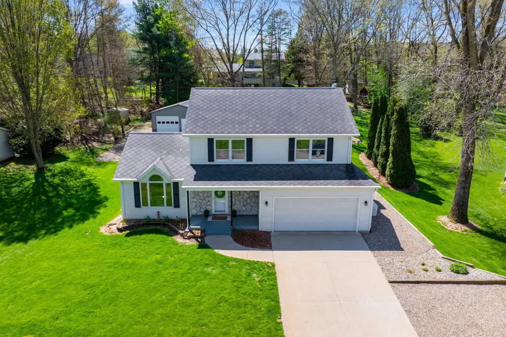 22115 Indian Hill Antwerp Township MI 49071