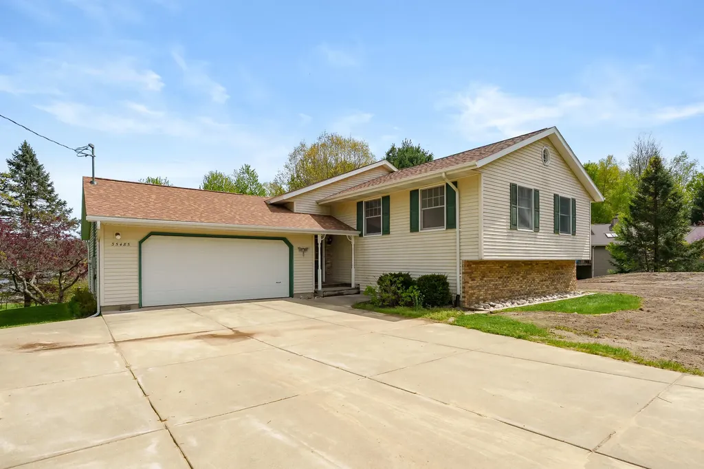35485 Cr 665 Waverly Township MI 49079