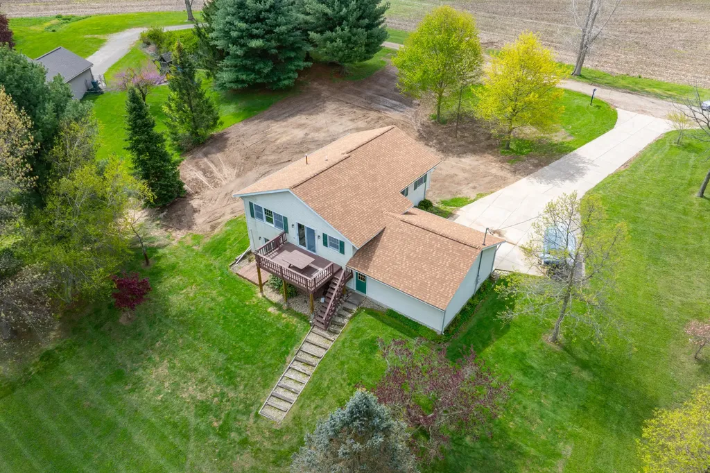 35485 Cr 665 Waverly Township MI 49079