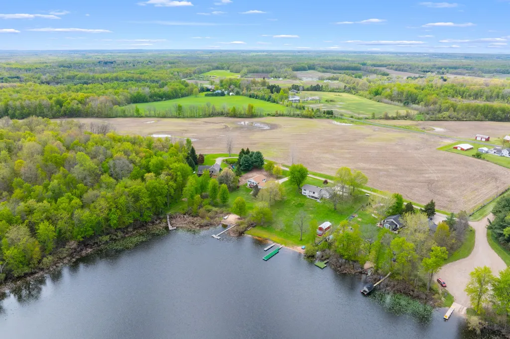 35485 Cr 665 Waverly Township MI 49079