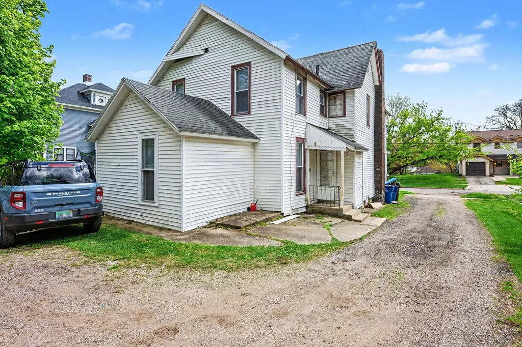 1415 Sherwood Avenue Kalamazoo City MI 49048