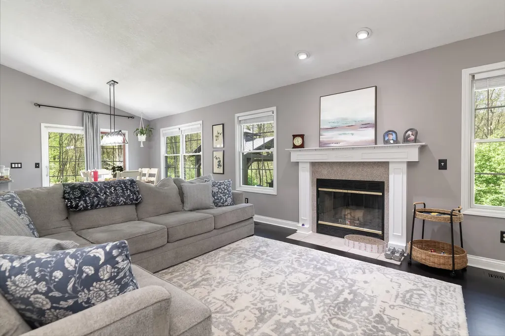 37 Summerset Drive Oshtemo Charter Township MI 49009