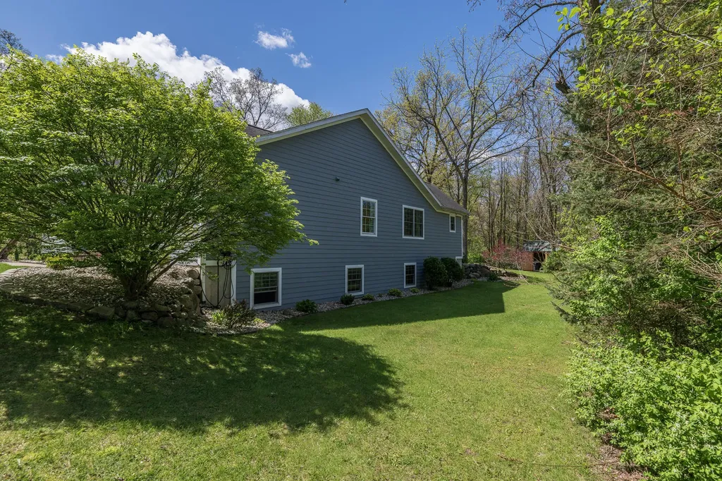 37 Summerset Drive Oshtemo Charter Township MI 49009