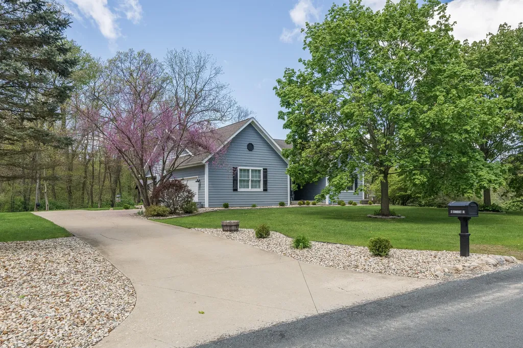 37 Summerset Drive Oshtemo Charter Township MI 49009