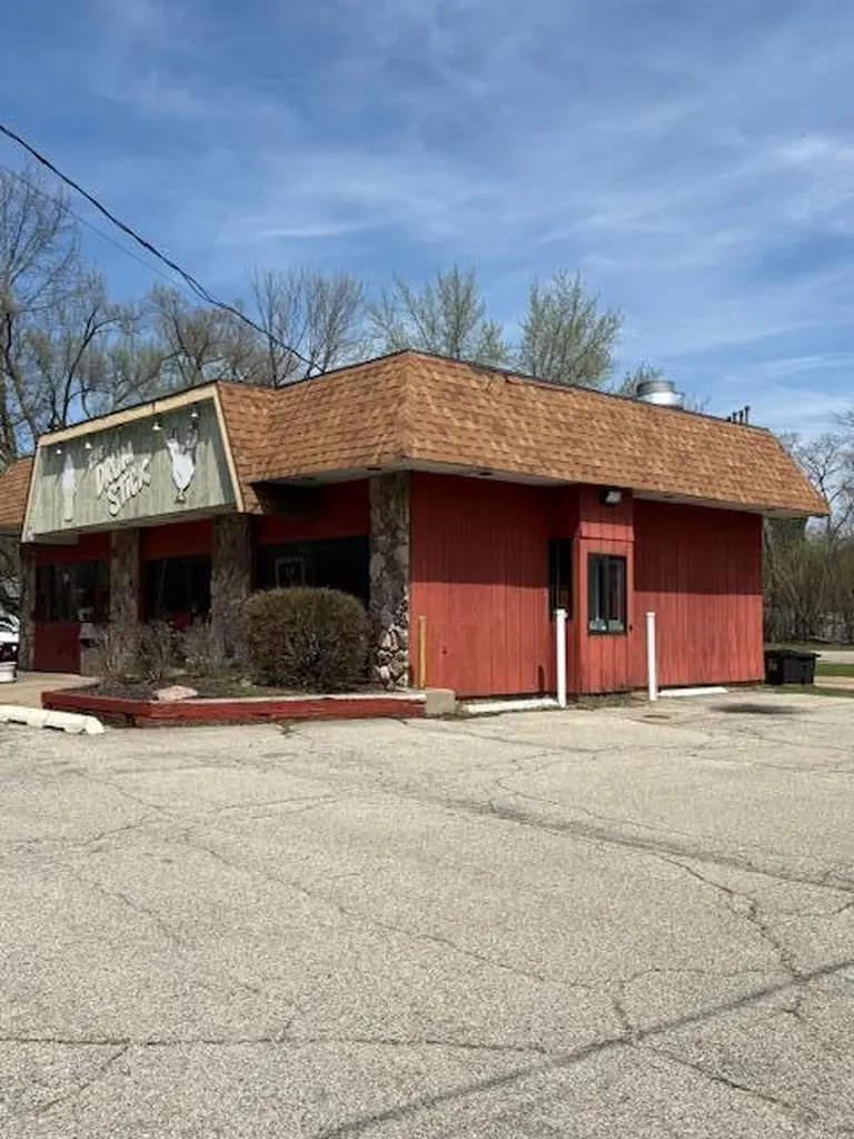 916 North Avenue Pennfield Charter Township MI 49017