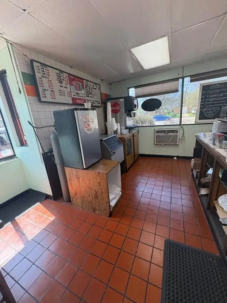 916 North Avenue Pennfield Charter Township MI 49017