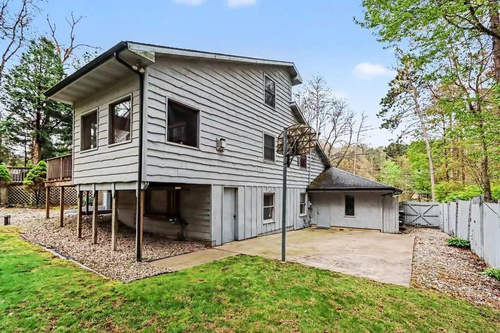 6700 N Sprinkle Road Richland Township MI 49004