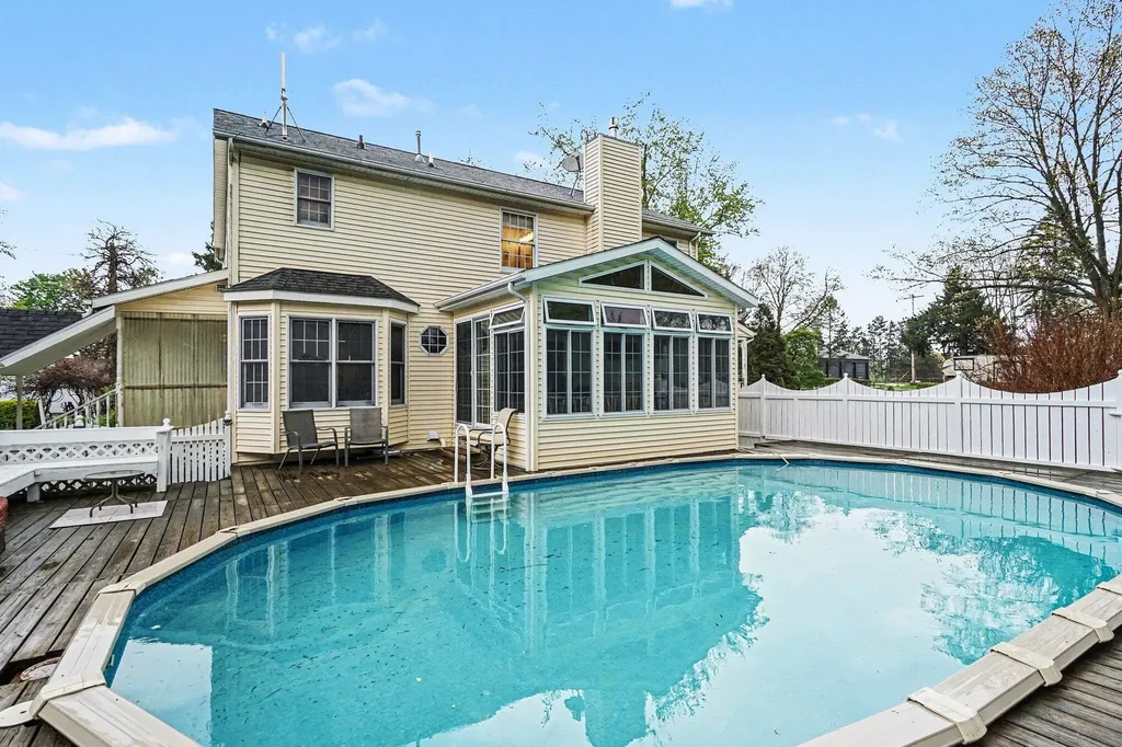 4961 Beechwood Drive Hope Township MI 49046