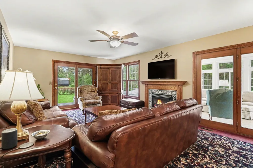 4961 Beechwood Drive Hope Township MI 49046