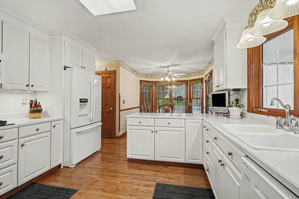 4961 Beechwood Drive Hope Township MI 49046