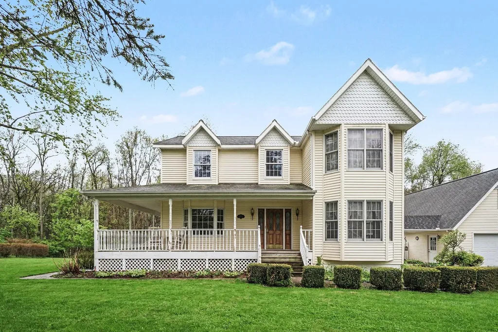 4961 Beechwood Drive Hope Township MI 49046