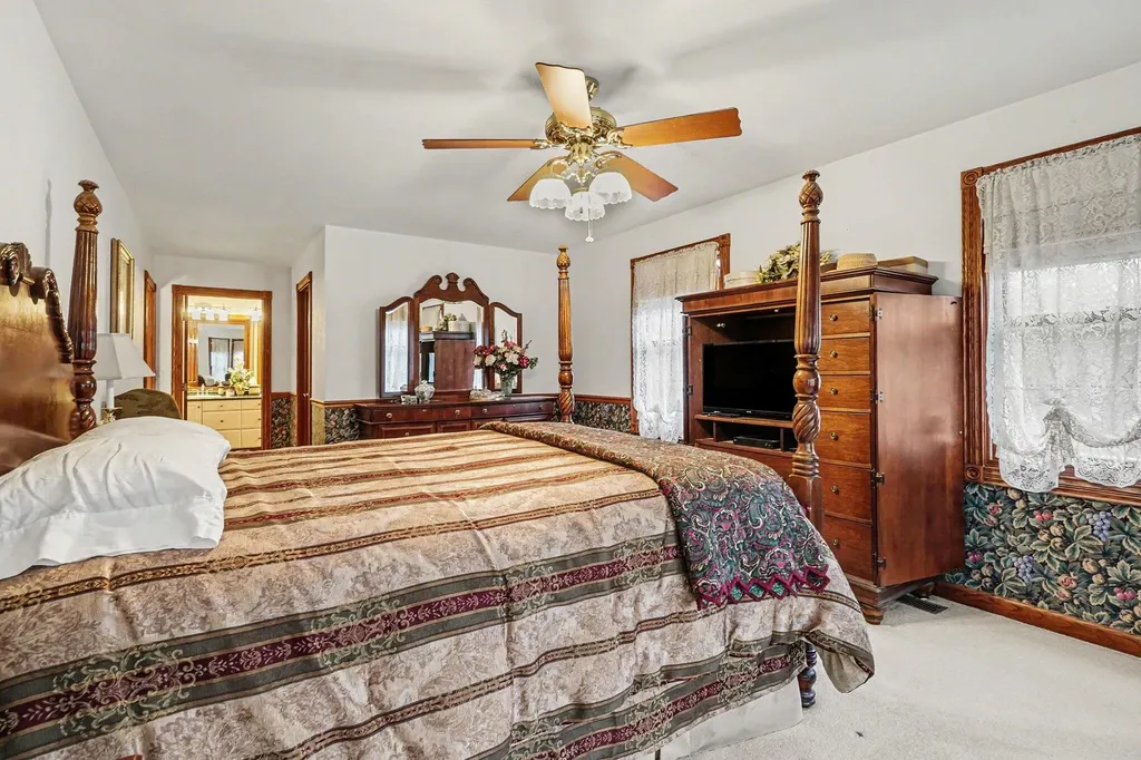 4961 Beechwood Drive Hope Township MI 49046