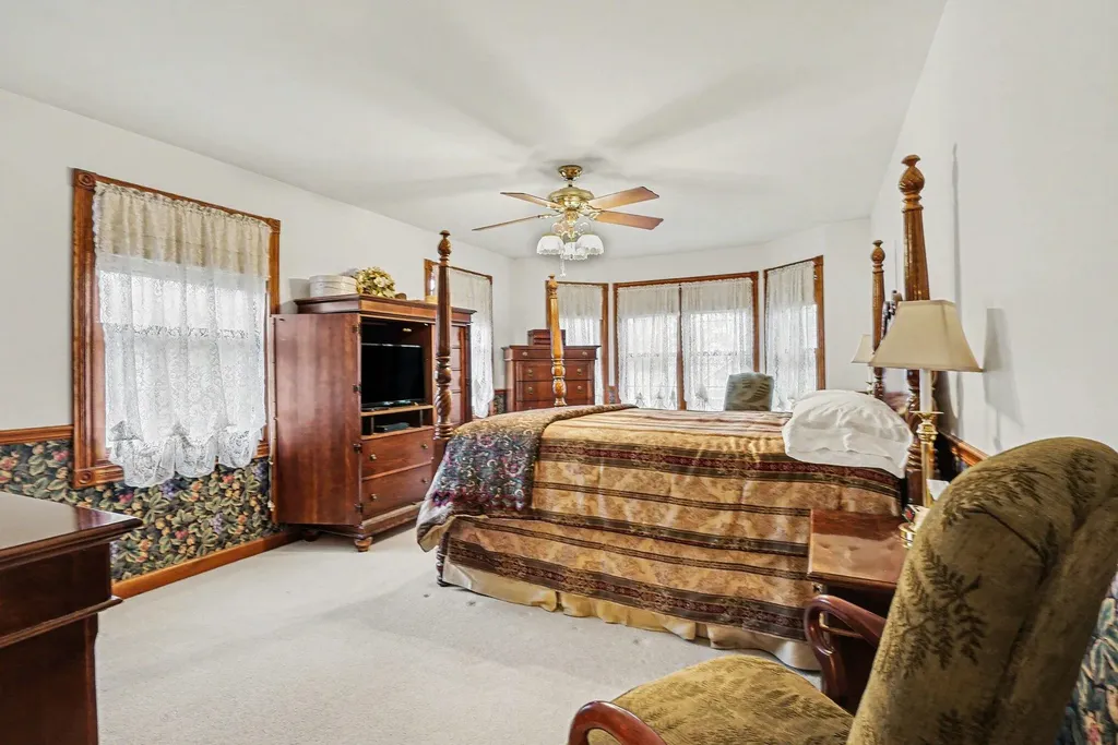 4961 Beechwood Drive Hope Township MI 49046