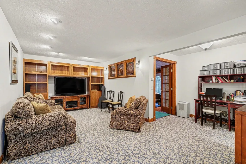 4961 Beechwood Drive Hope Township MI 49046