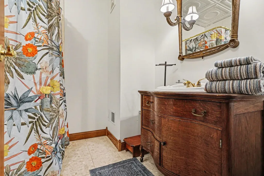 4961 Beechwood Drive Hope Township MI 49046